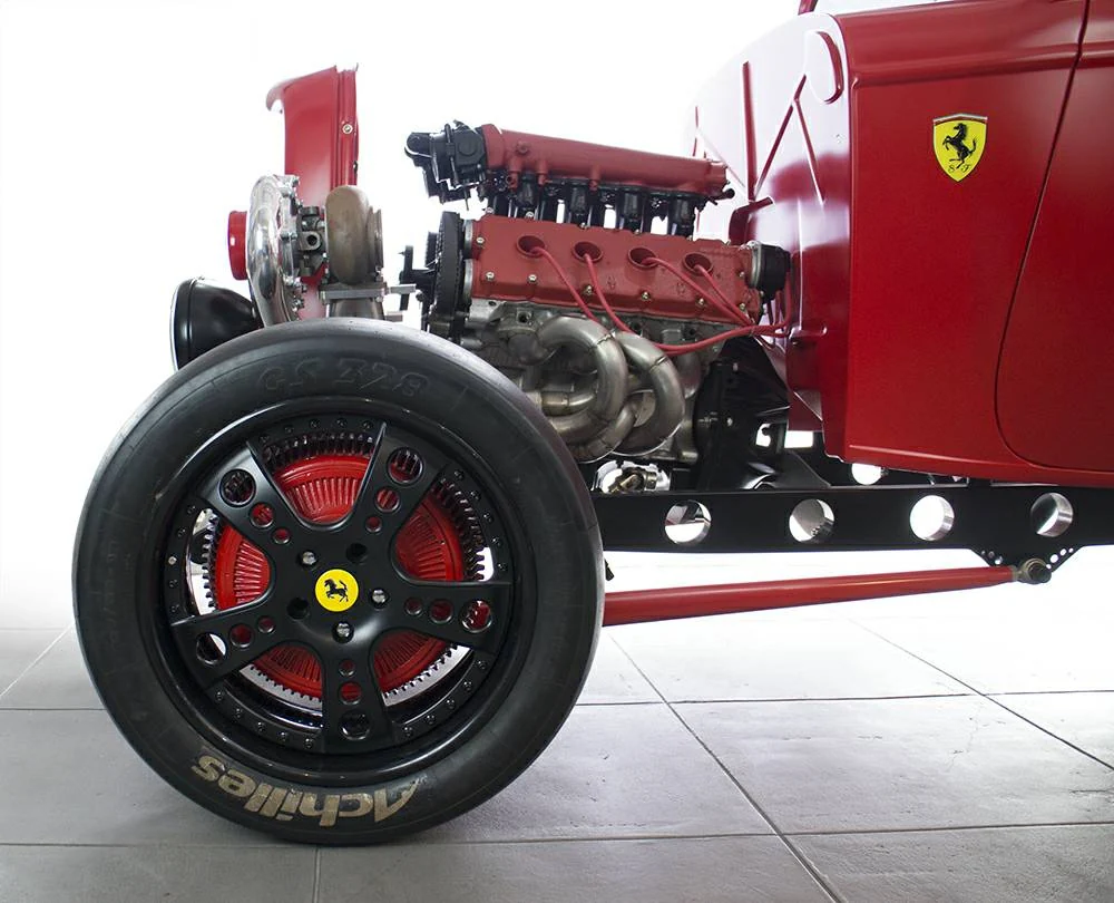 В США продается хот-род Ford с двигателем Ferrari