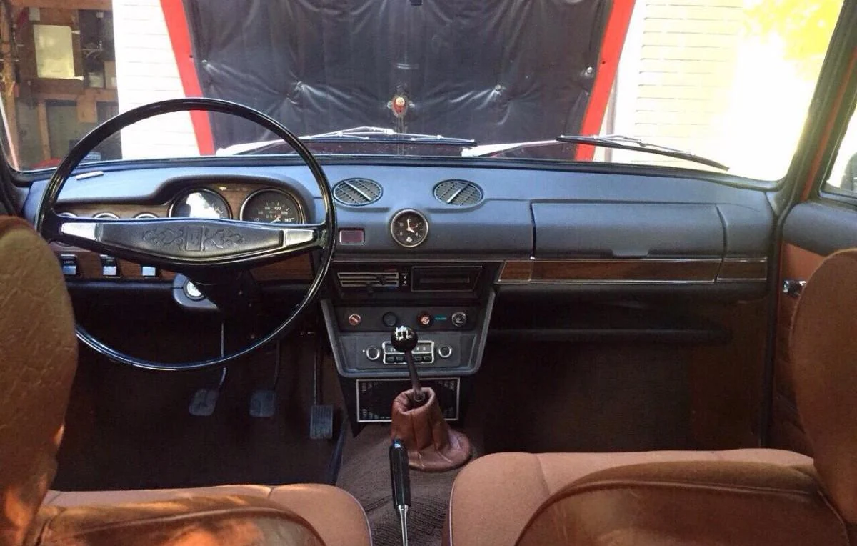 В Канаде старый ВАЗ-2106 продают по цене Porsche Cayenne