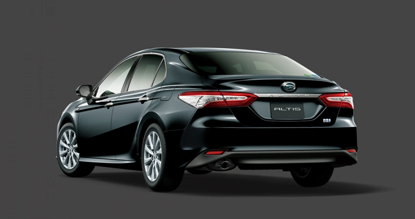 отличия Daihatsu Altis и toyota camry