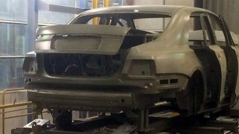 Проект «Кортеж»: роскошный седан Aurus впервые замечен без камуфляжа