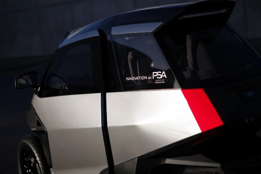 Peugeot и Citroen показали гибридный ситикар будущего Peugeot и Citroen показали гибридный ситикар будущего