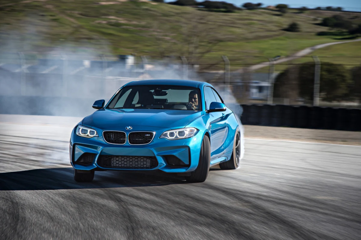 2016-bmw-m2-coupe-front-three-quarter-in-motion-20