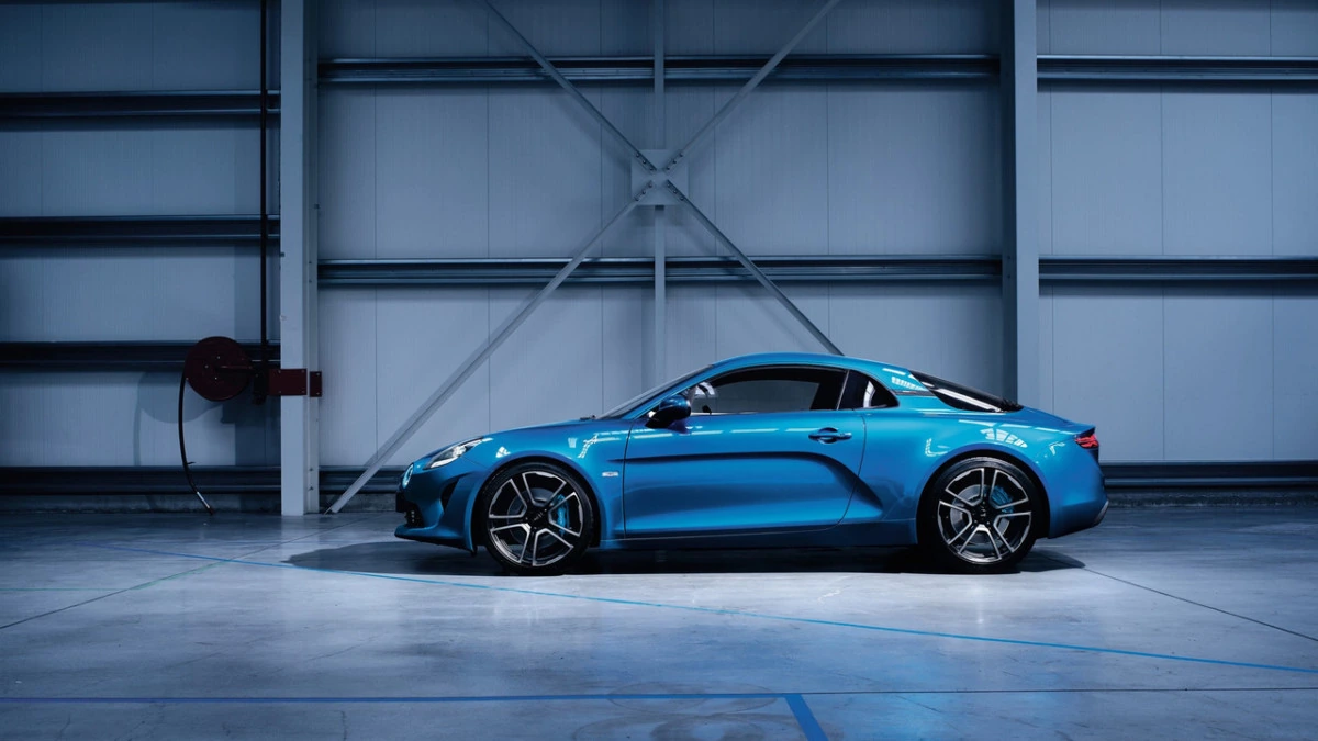 Alpine A110 2018 – первые фото возрожденного спорткара от Рено Alpine A110 2018 – первые фото возрожденного спорткара от Рено