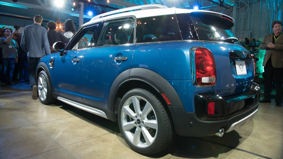 2017-mini-countryman-1