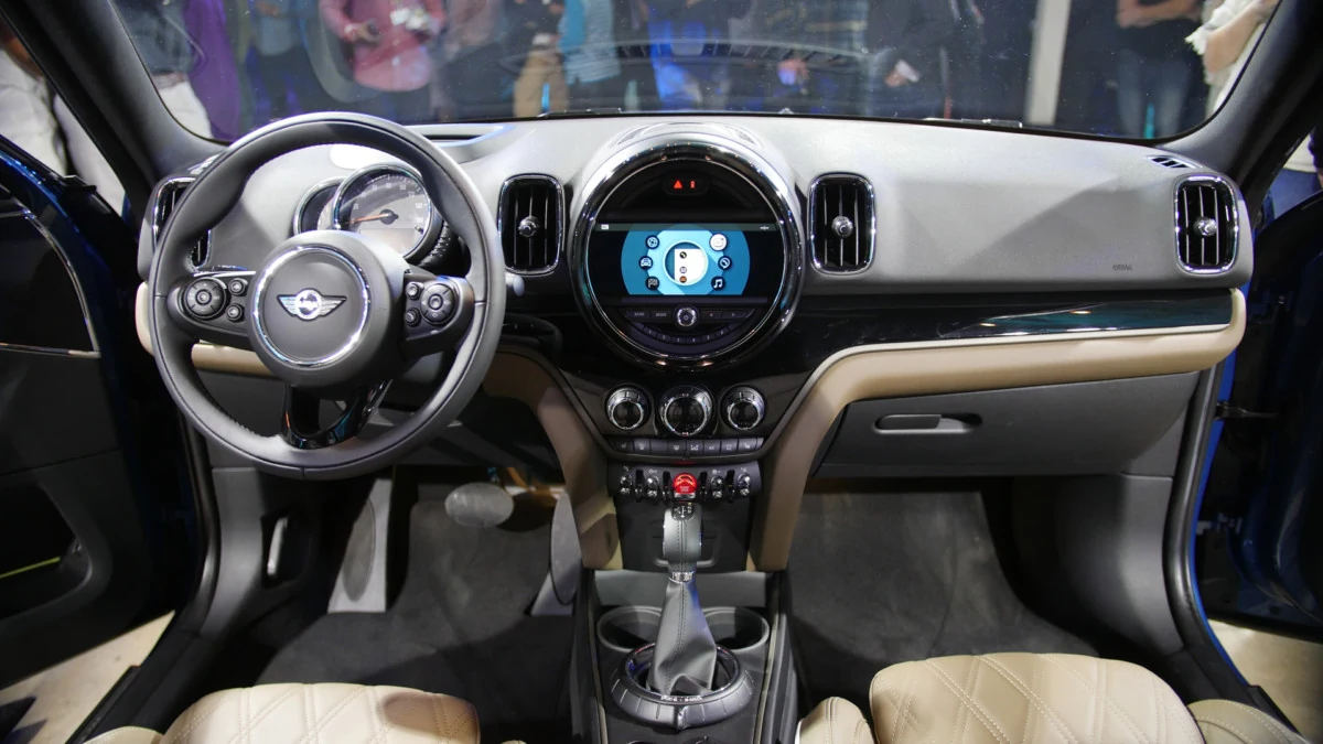 2017-mini-countryman-3