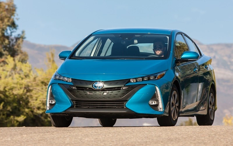 Самые интересные электромобили и гибриды 2017 года