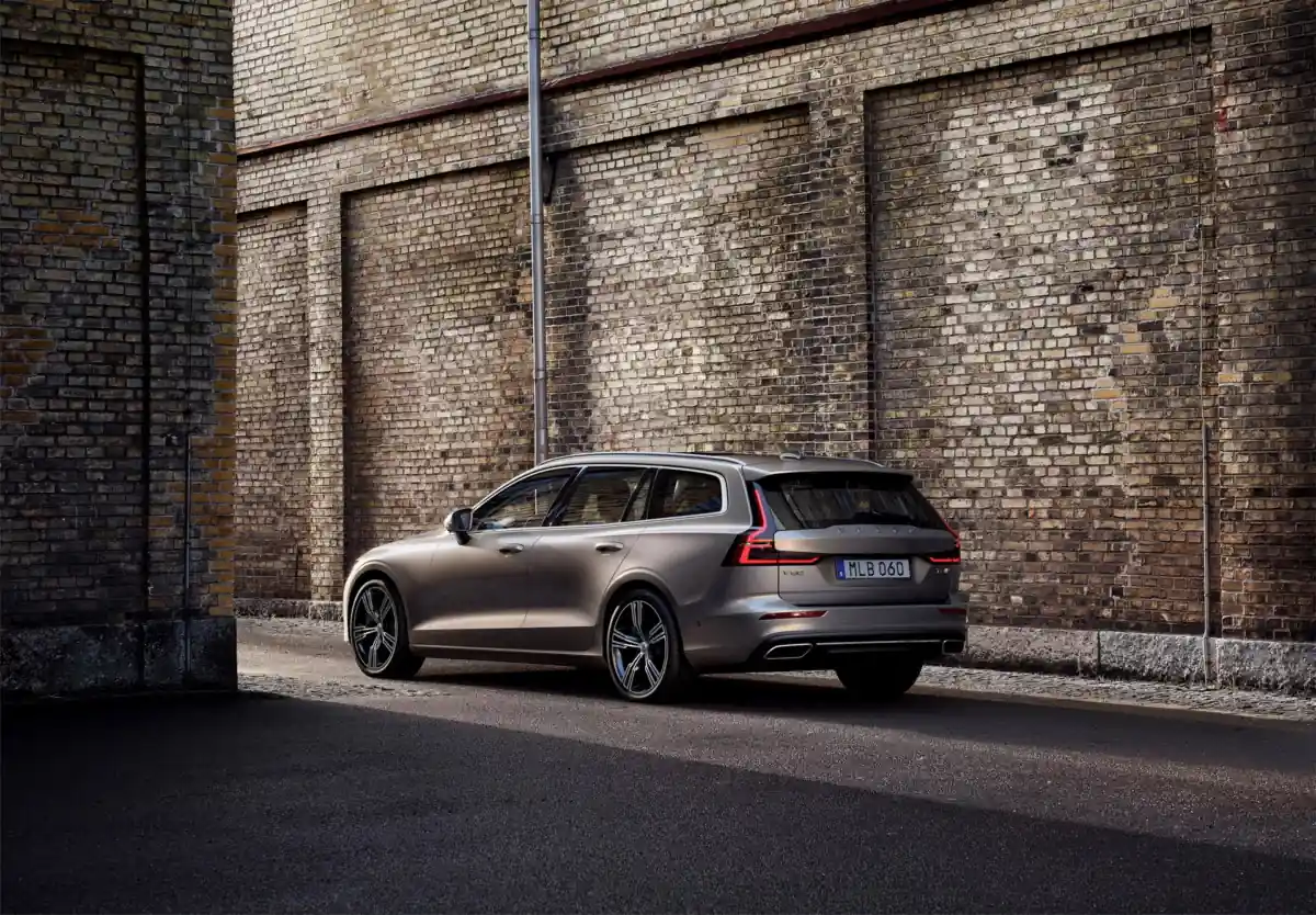 Новый Volvo V60 2019 полностью рассекречен