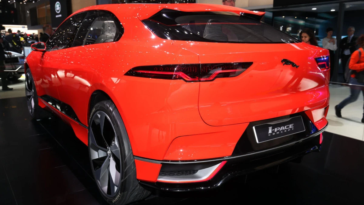 В Женеве презентовали первый электромобиль Jaguar