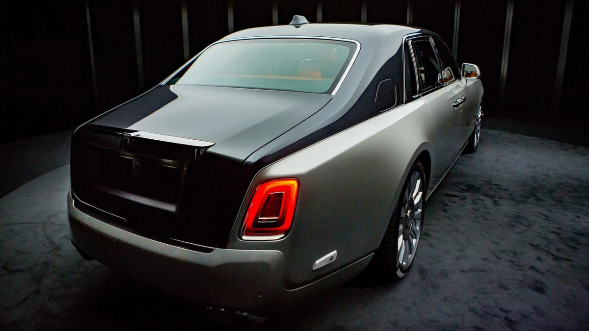 Rolls-Royce Phantom 2018: все подробности самого дорого в мире седана