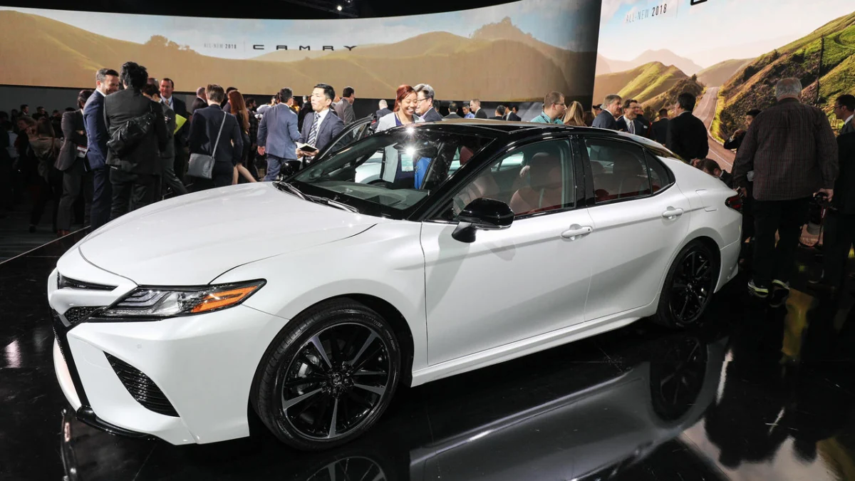 Новая Toyota Camry 2018 официально представлена в Детройте