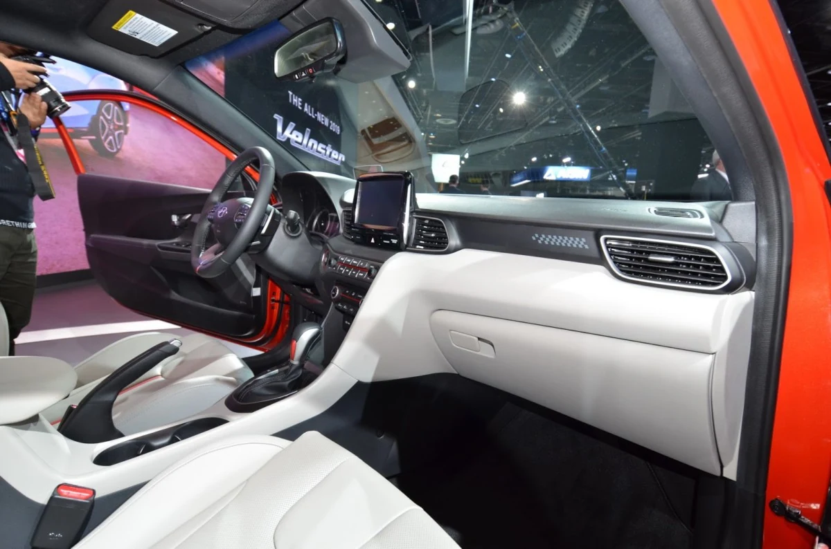 В США представили «ассиметричное» купе Hyundai