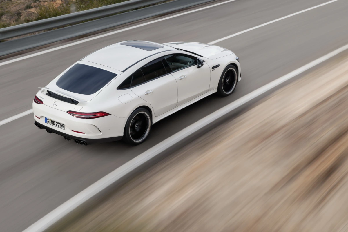 Mercedes-AMG GT 4