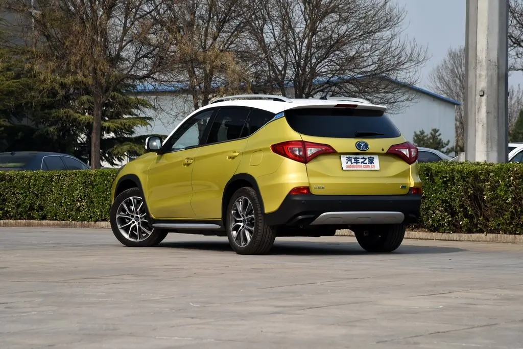 Электрический кроссовер BYD Song EV поступил в продажу Электрический кроссовер BYD Song EV поступил в продажу