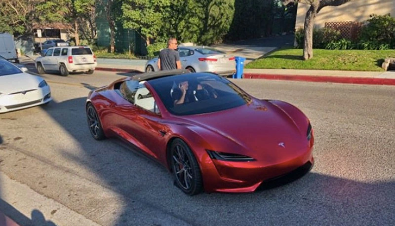 Электрокар Tesla Roadster 2020 сломался во время тестов (фото) Электрокар Tesla Roadster 2020 сломался во время тестов (фото)