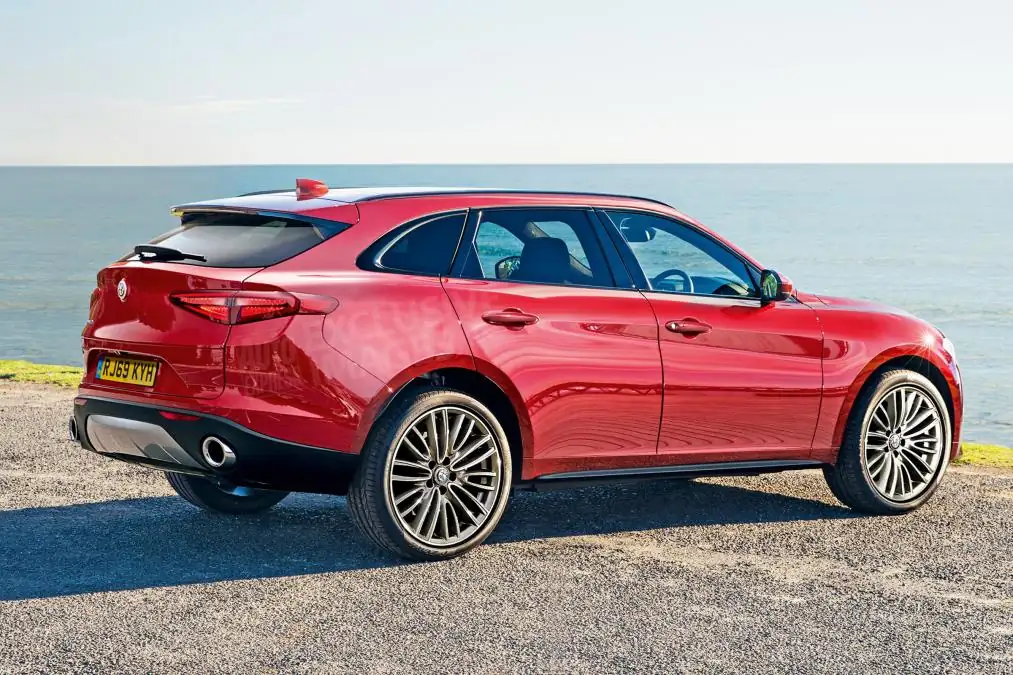 Alfa Romeo готовит конкурента BMW X5 и Porsche Cayenne
