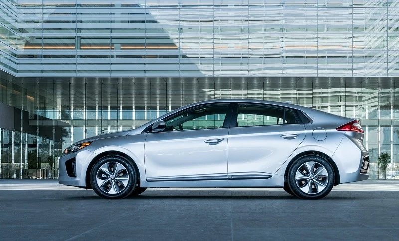 Самые интересные электромобили и гибриды 2017 года