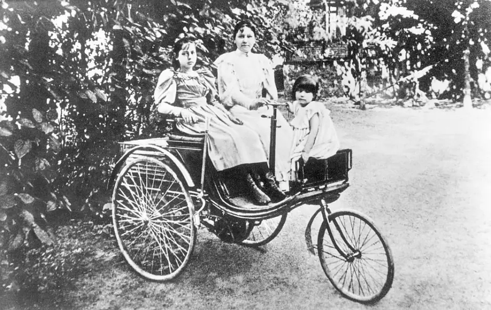 Самые знаменитые женщины в автоспорте