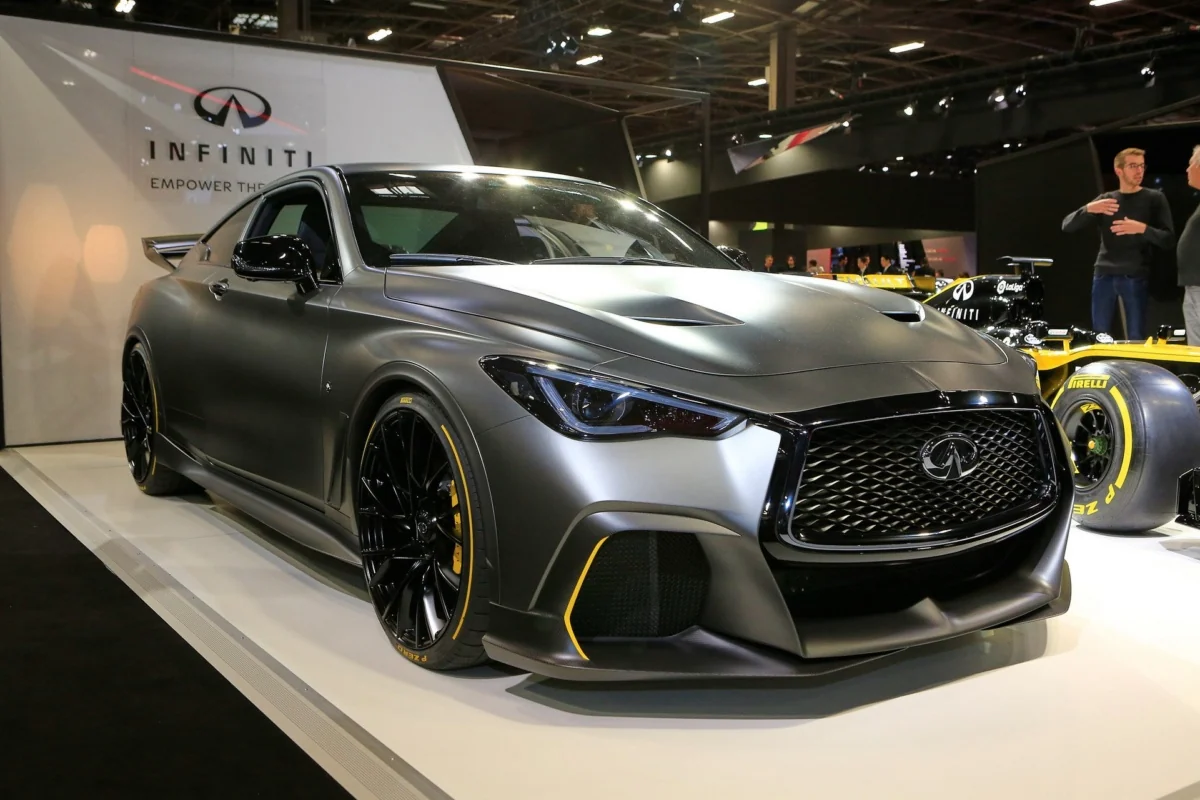 Infiniti привезла в Париж гибридный суперкар с технологией F1