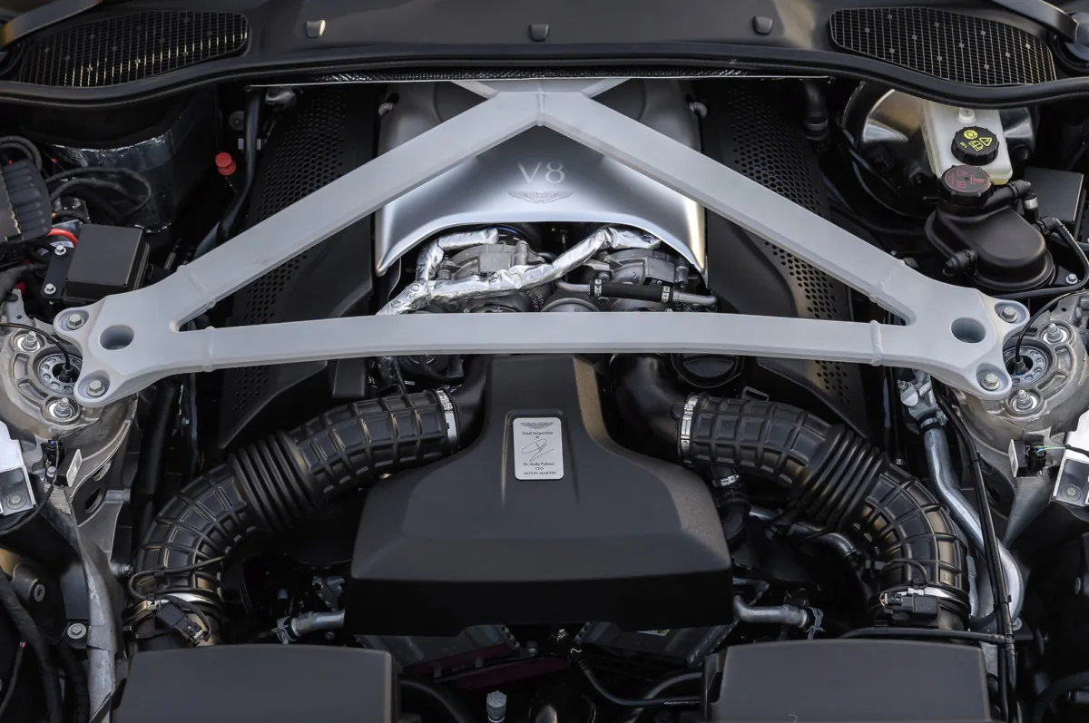 Представлен первый суперкар Aston Martin с двигателем Mercedes