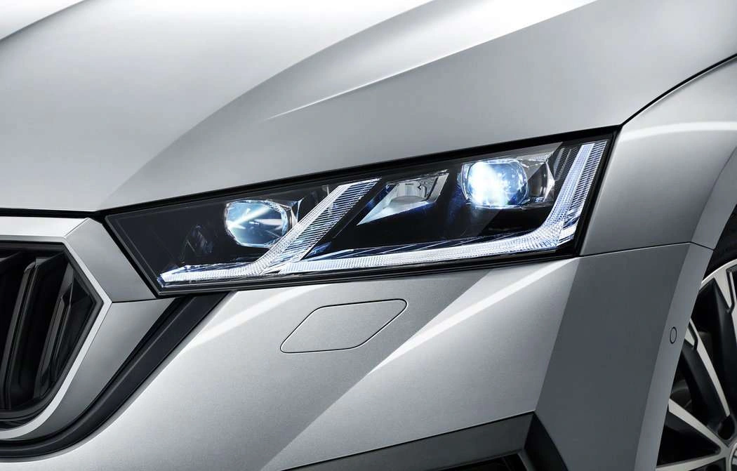 Какими технологиями удивила новая Skoda Octavia 2020