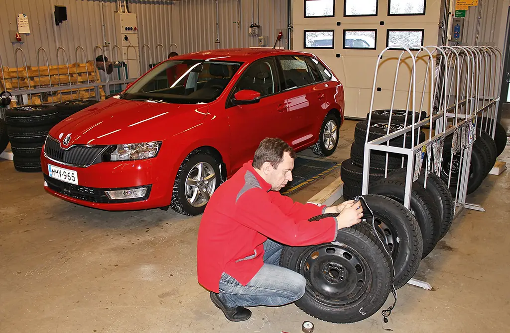 зимние шины 185/65R15 скандинавского типа