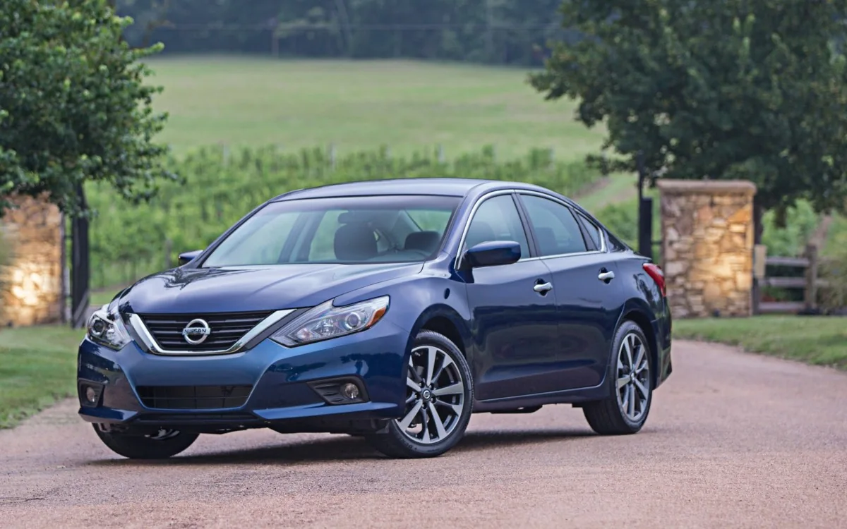 Самые популярные семейные седаны 2016 года