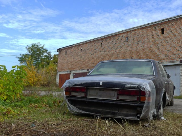 В Украине нашли Роллс-Ройс, который 15 лет простоял в гараже