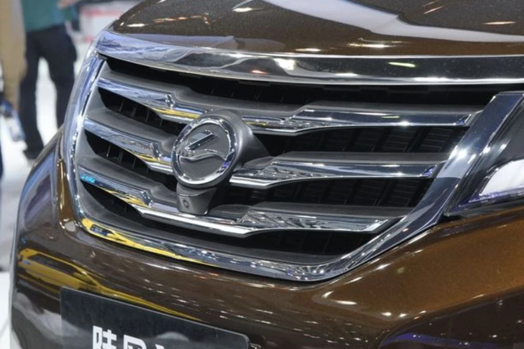 Новый кроссовер Landwind E32 очень похож на Evoque