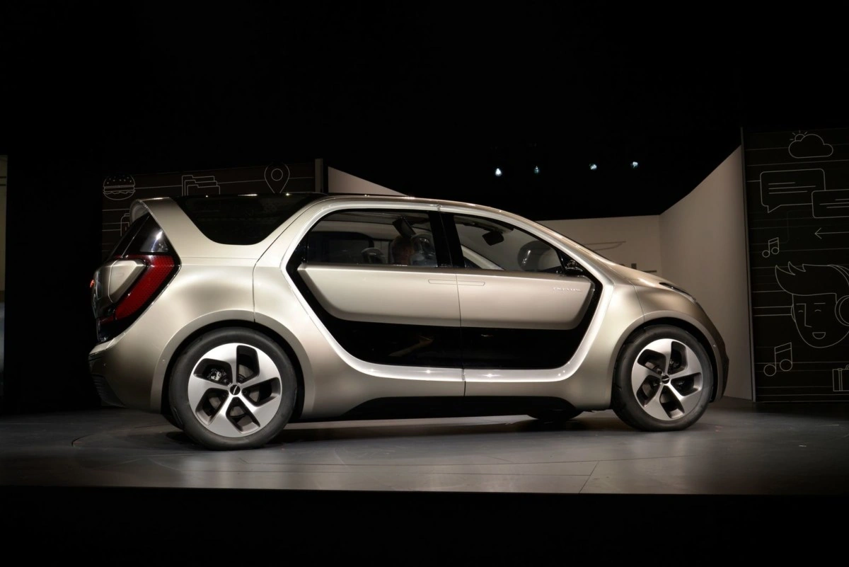 Беспилотный электромобиль Chrysler Portal – первые живые фото