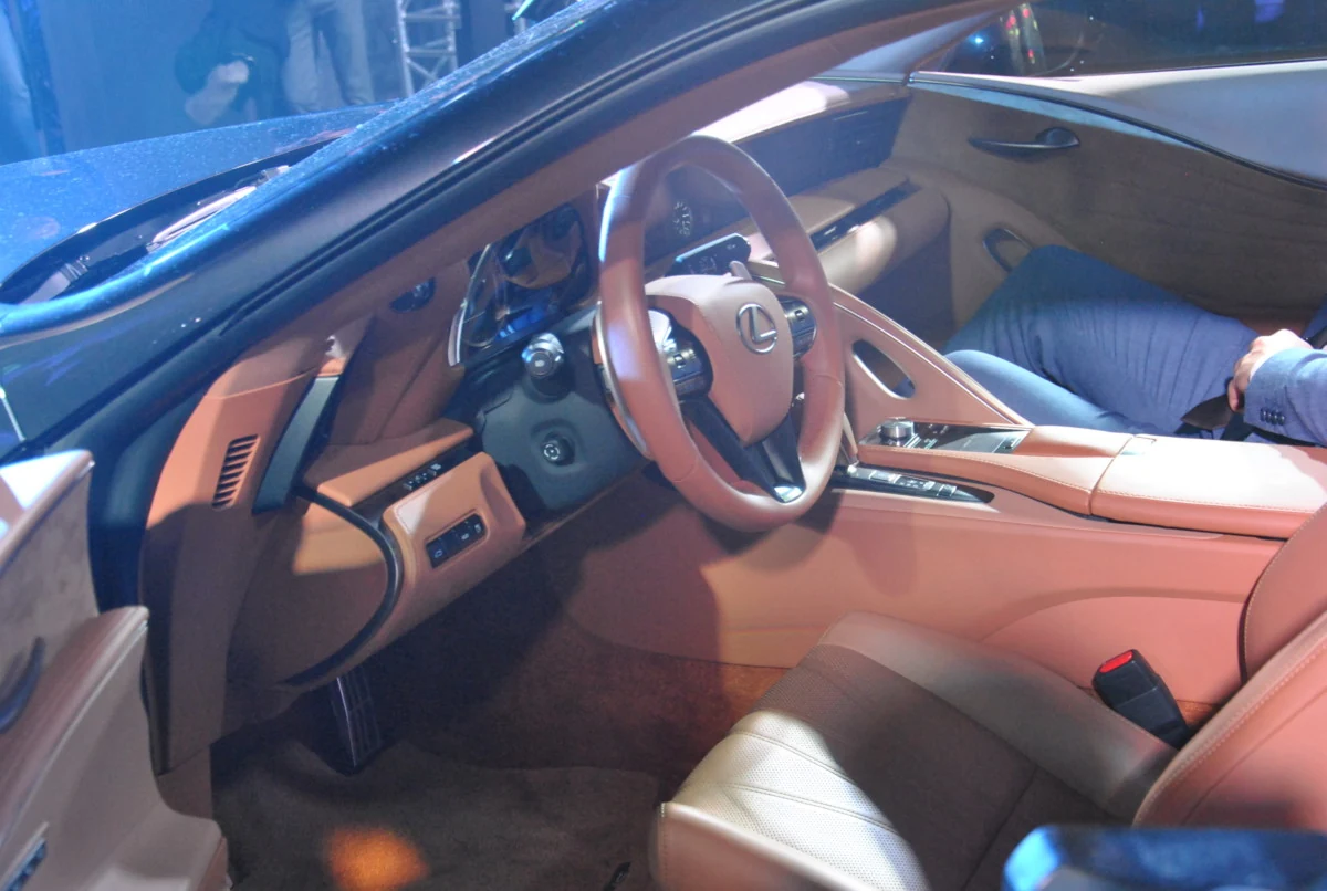 В Украине презентовано новое купе Lexus LC В Украине презентовано новое купе Lexus LC