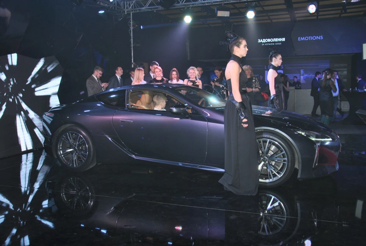 В Украине презентовано новое купе Lexus LC В Украине презентовано новое купе Lexus LC