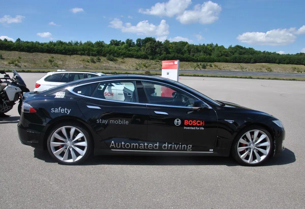 Каким будет автомир будущего: вызовы, технологии, решения