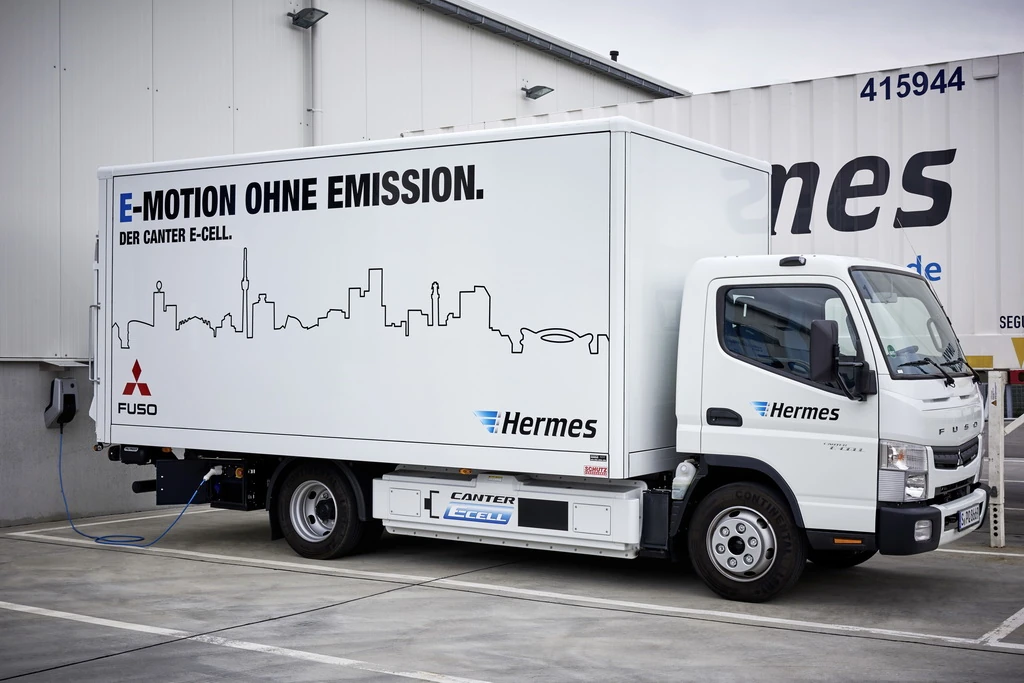 Fuso Trucks; Fuso Canter E-Cell im Flottentest; voll-elektrischer Leicht-Lkw; lokal emissionsfreier Antrieb; Hermes; Stadt Stuttgart ; Fuso Trucks; Fuso Canter E-Cell fleet trail; all-eletric light-duty; locally emission-free drive truck; Hermes; Stuttgart;