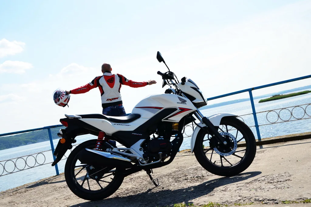 Тест-драйв Honda GLR125 (CB125F)