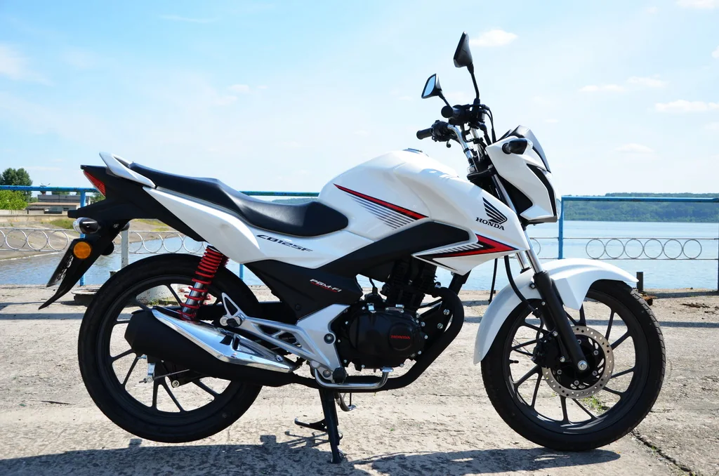Тест-драйв Honda GLR125 (CB125F)