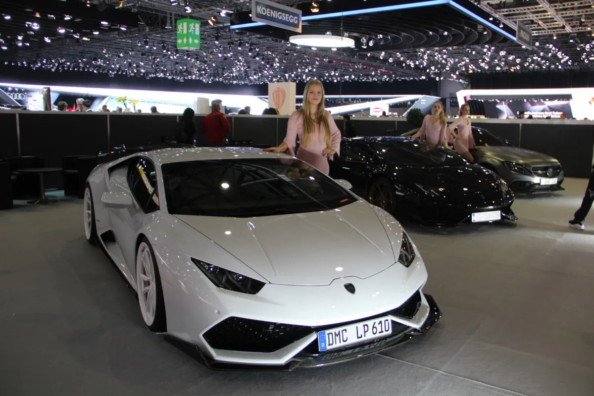 Женевский автосалон 2017 девушки