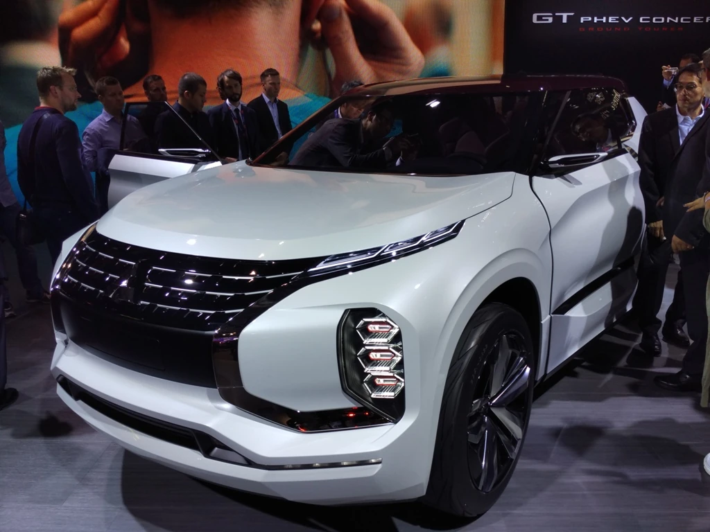 Mitsubishi GT-PHEV Concept получила название ground tourer