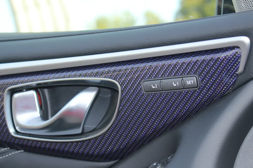 Интерьер Инфинити Кю60