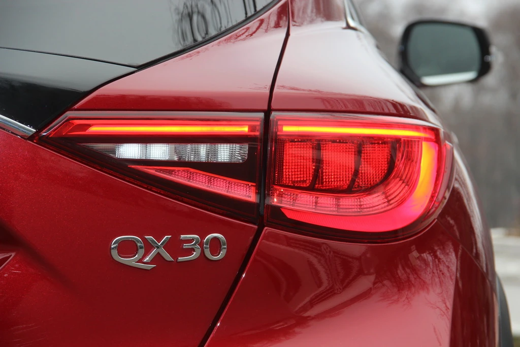 Infiniti QX30