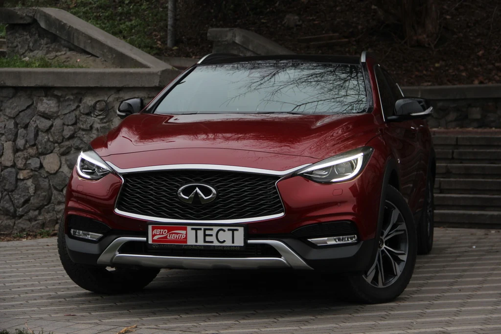 Инфинити КюИкс30 вид спереди