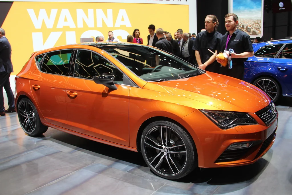 Seat привіз на автошоу в Женеву 300-сильний Leon CUPRA і гоночний болід
