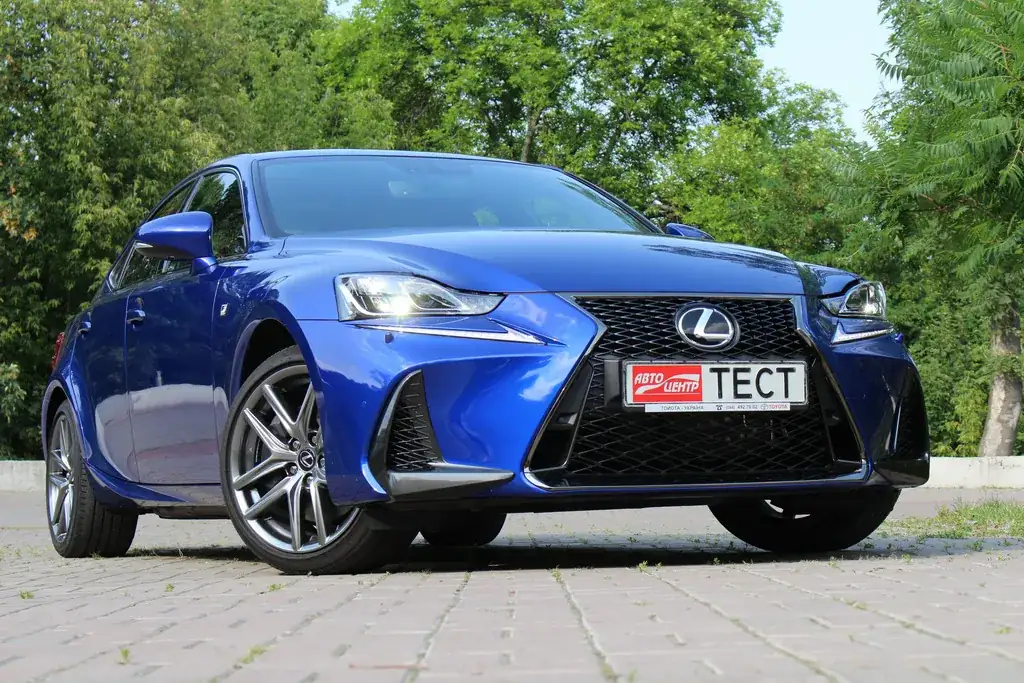 Lexus IS 200t