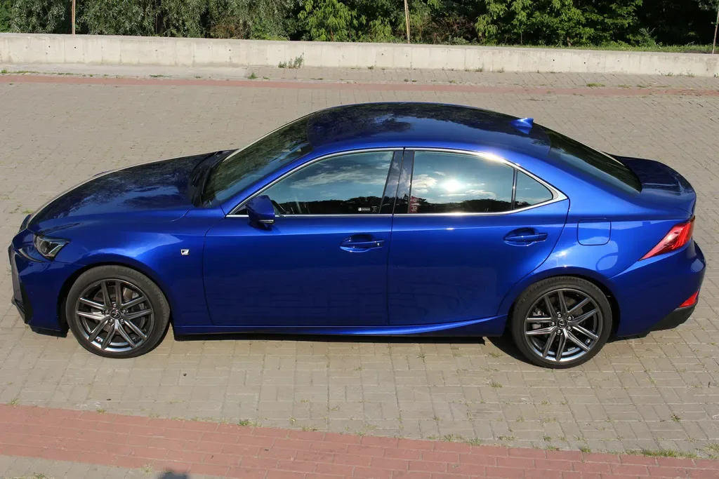 Lexus IS 200t