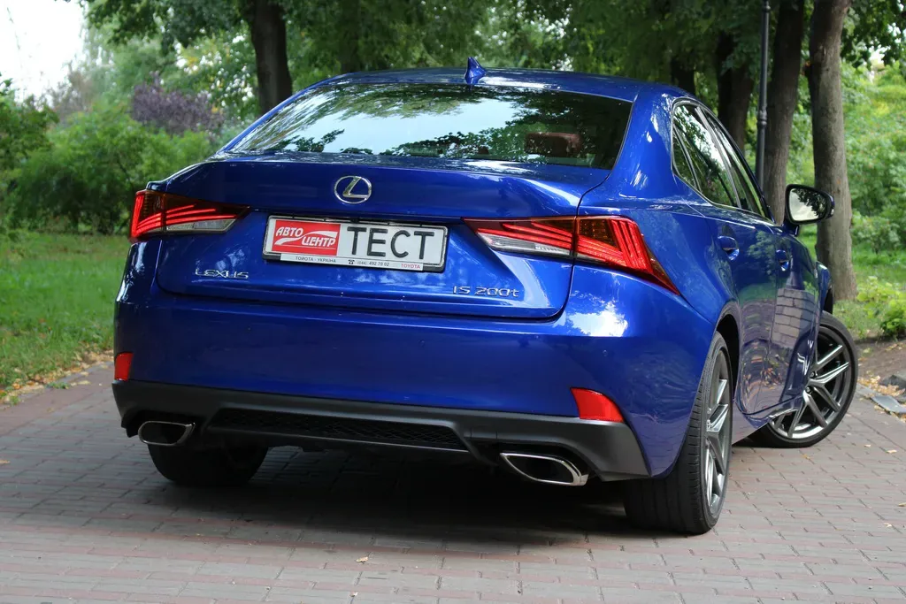 Lexus IS 200t