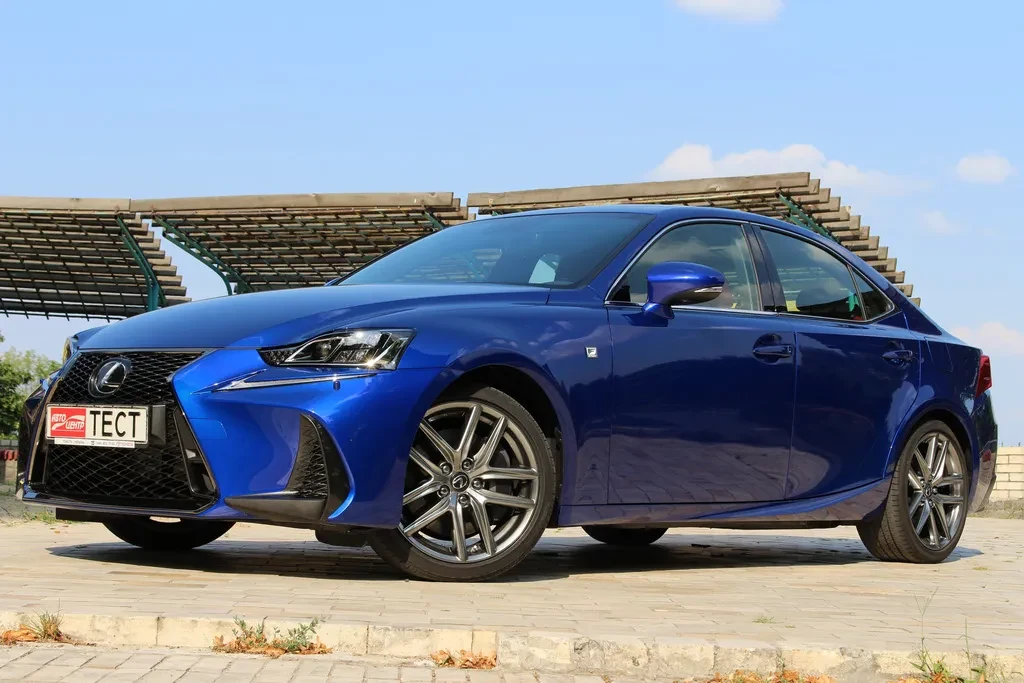 Lexus IS 200t