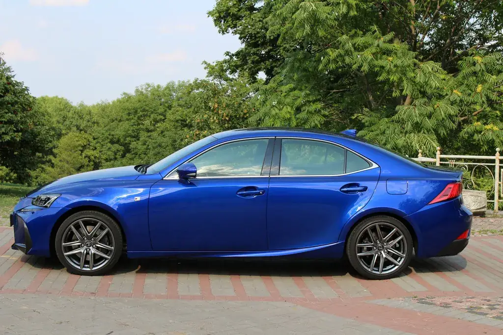 Lexus IS 200t