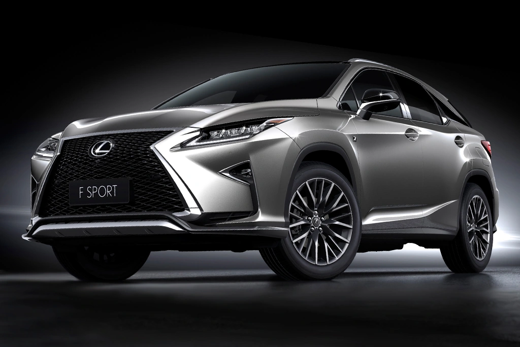 Lexus представит осенью два новых кроссовера