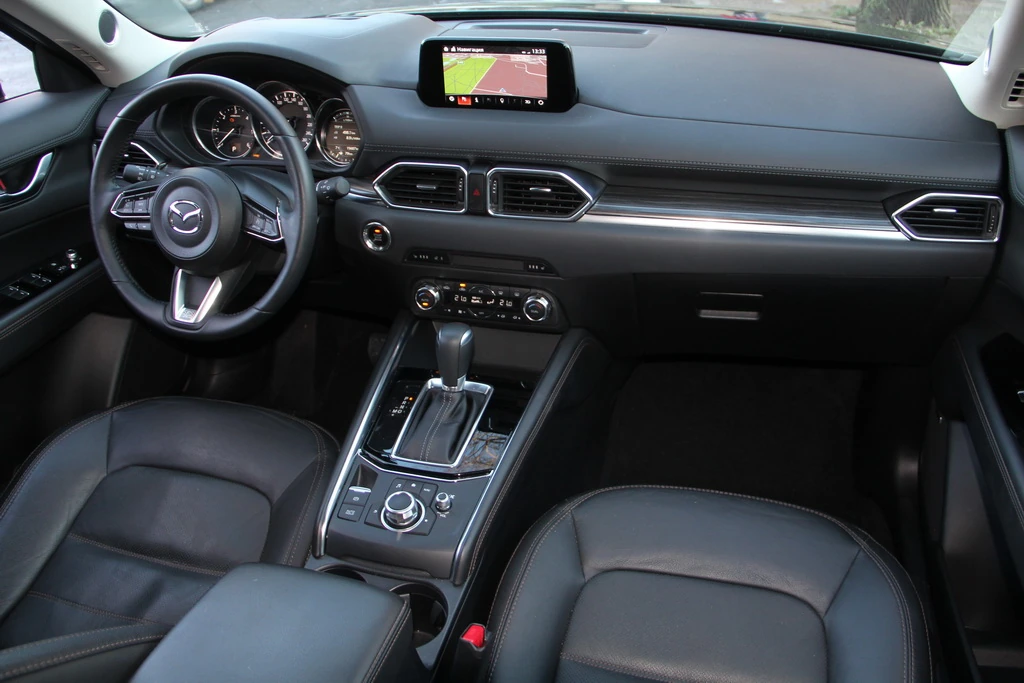 Салон Mazda CX-5 2017