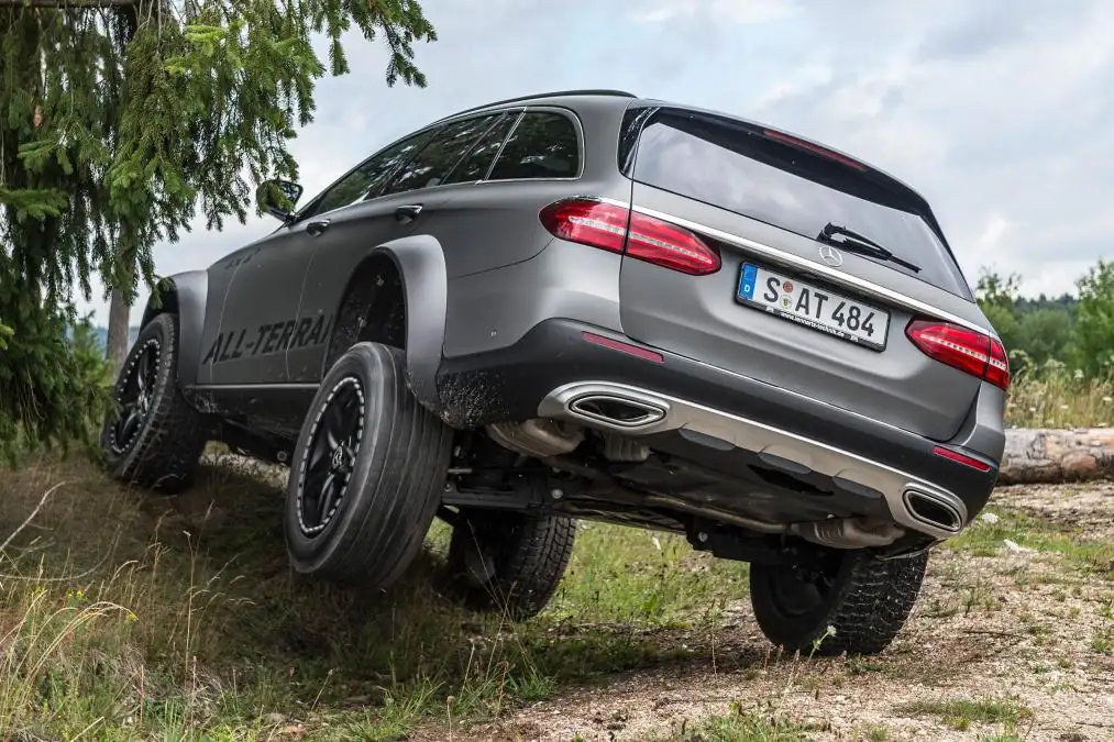 Mercedes E-Class All-Terrain 4X4²: идеальный универсал для наших дорог Mercedes E-Class All-Terrain 4X4²: идеальный универсал для наших дорог