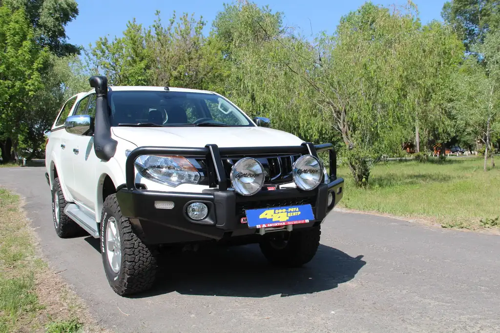 Mitsubishi L200 4x4 Офф-Роуд Центр